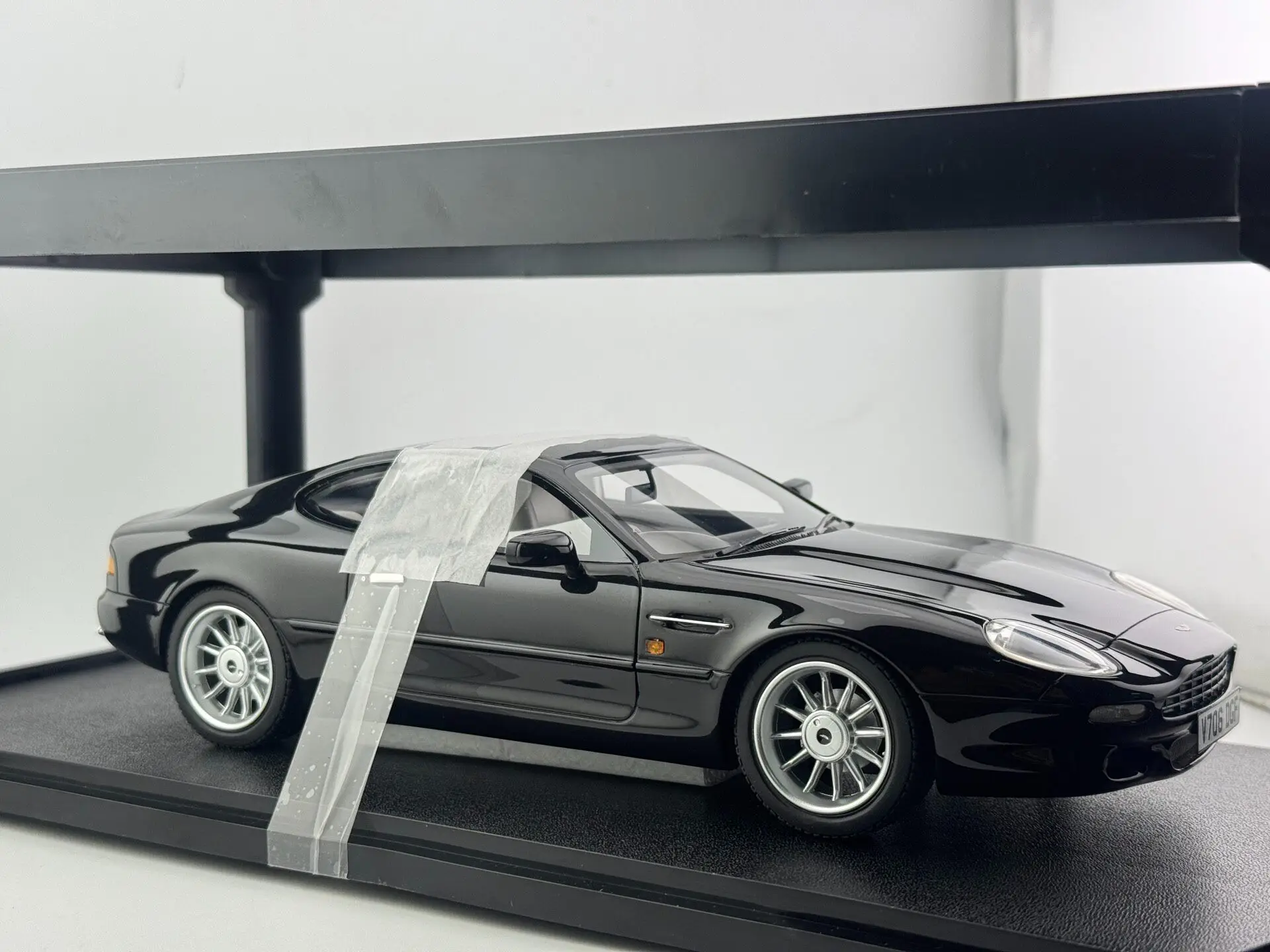 Flaws Cult 1/18 Scale Aston Martin DB7 Car Model