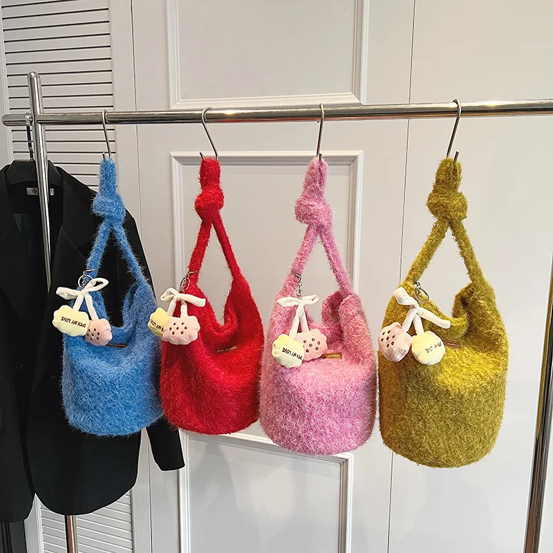 

2025 Winter Furry Bucket Shoulder Bag Women's Crossbody Purse, Photogenic Stylish for Outing, Free Shipping