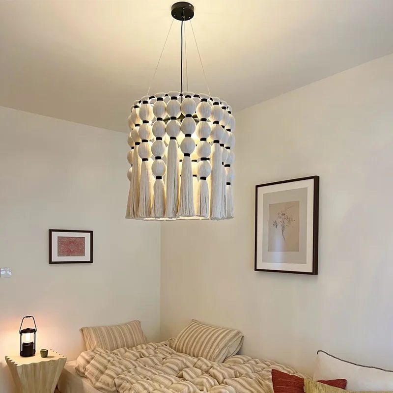 Lampada medievale con nappa, sala da pranzo, camera da letto, negozio di abbigliamento in famiglia retrò, lampada principale