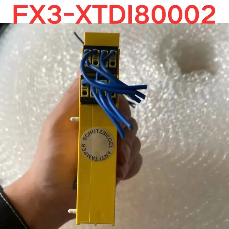 Second-hand test OK FX3-XTDI80002 safety relay 1044124