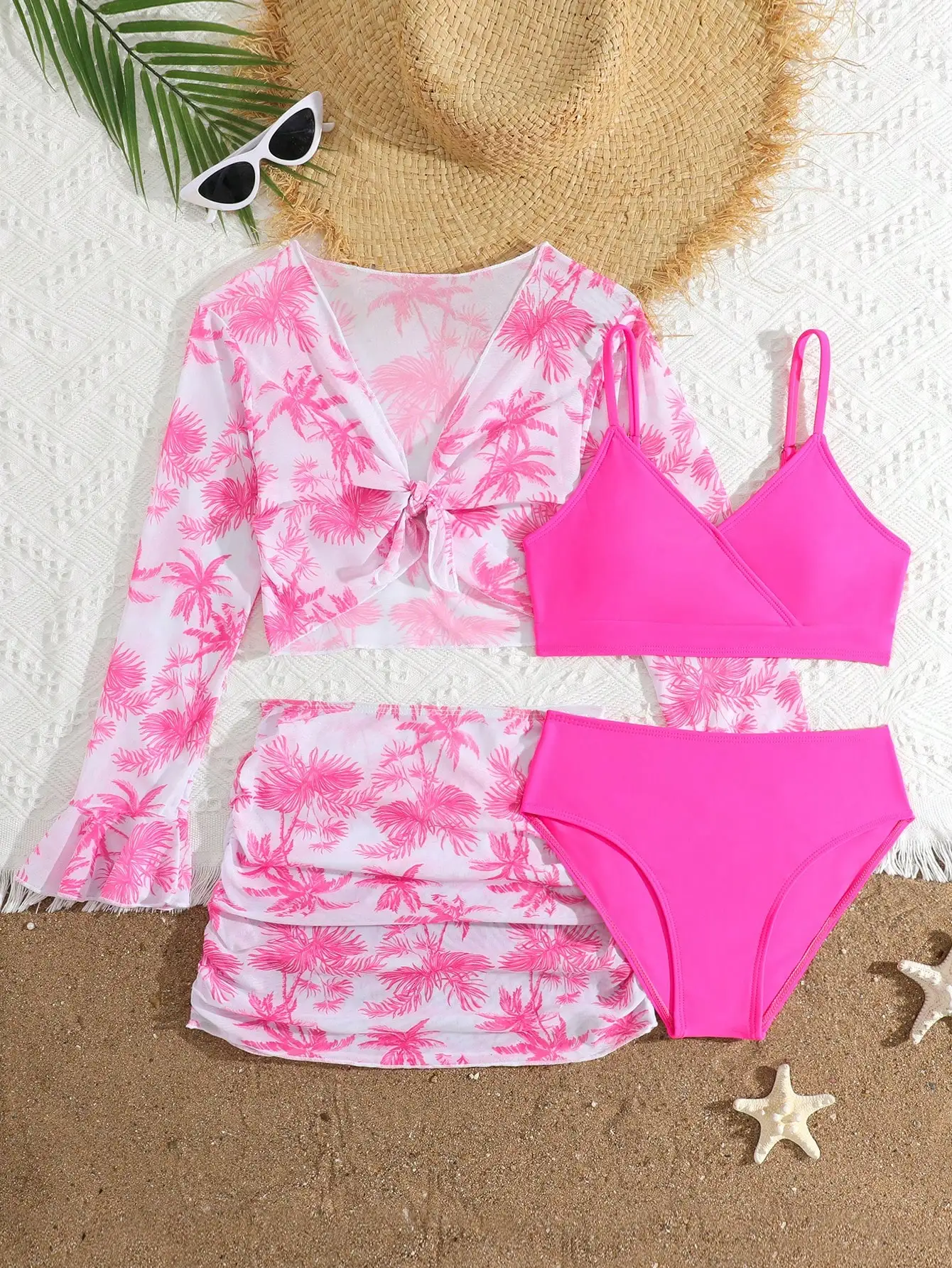 

Комплект из 4 предметов: розовый купальник с принтом пальм и накидка для пляжного отдыха
