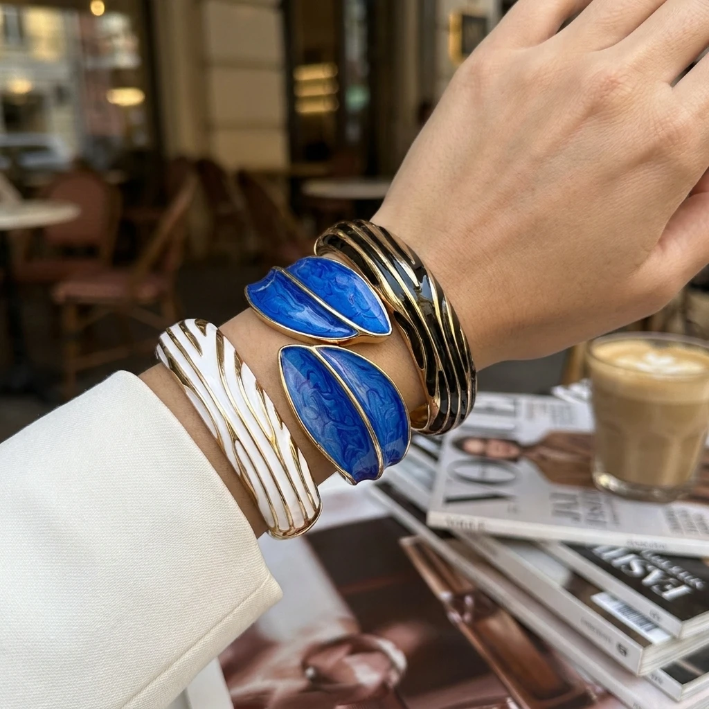 Retro Black White Drip Oil Irregular Texture Stackable Bracelet Women's French Trend Blue Leaf Wide Face Bracelet Jewelry Gift