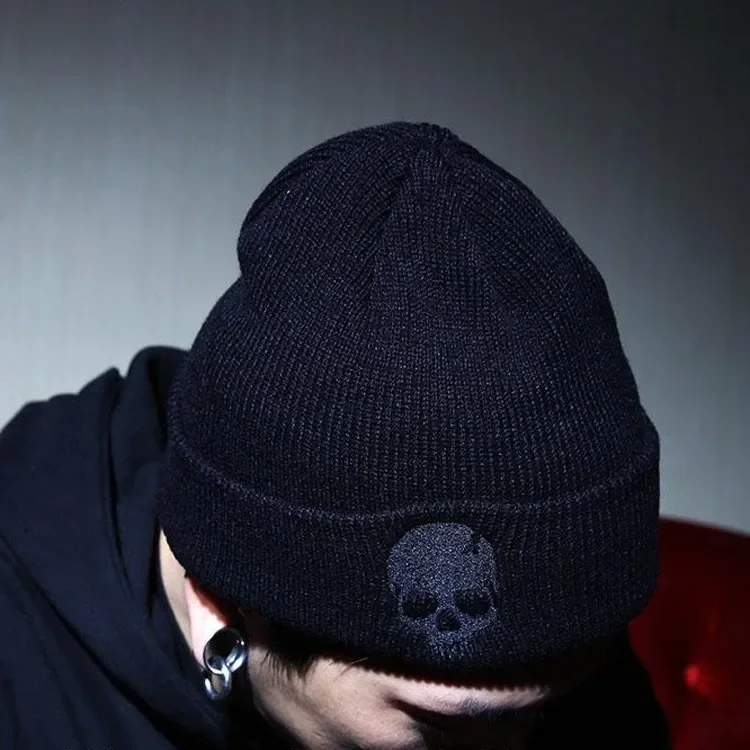 

Solid Color Skull Print Knitted Hat Autumn and Winter Outdoor Street Hip-hop Hat Elastic Neutral Warmth Rolled Edge Brimless Hat