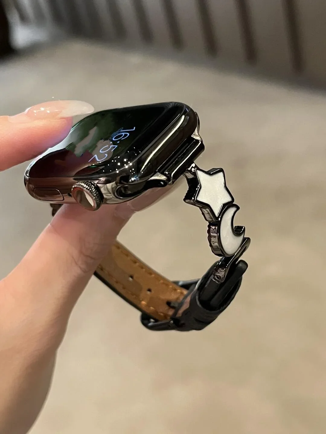 

New leather loop For Apple Watch band women 10/9/8/7/6/5/4/3/2/1 SE 38mm 40mm 41mm 42mm 44mm 45mm 46mm 49mm Strap