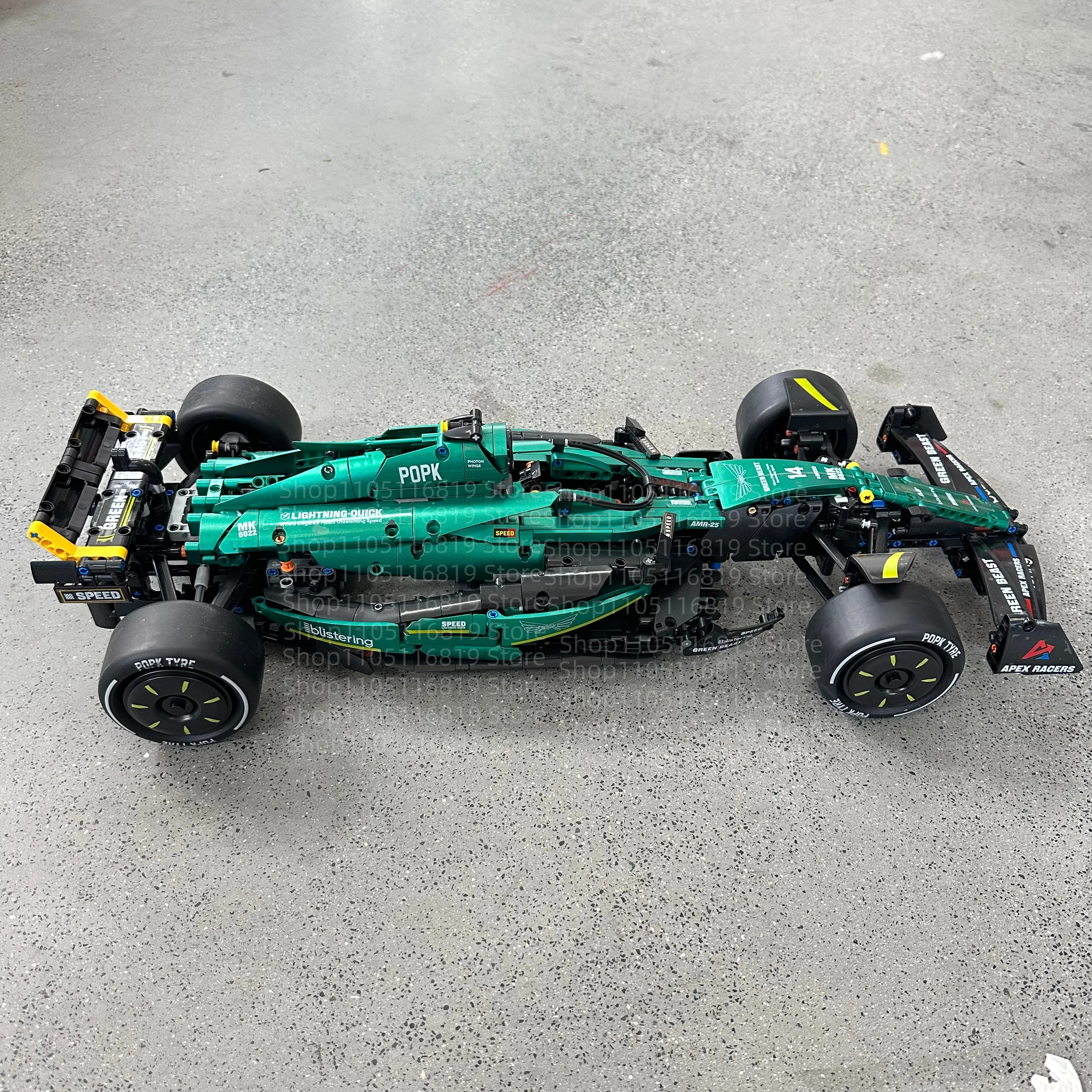 الأداء الكلاسيكي مارتن AMR24 سباق السيارات اللبنات 1912 قطعة الطوب MOC F1 سباق التقنيات المركبات أطقم منمذجة هدية الكريسماس