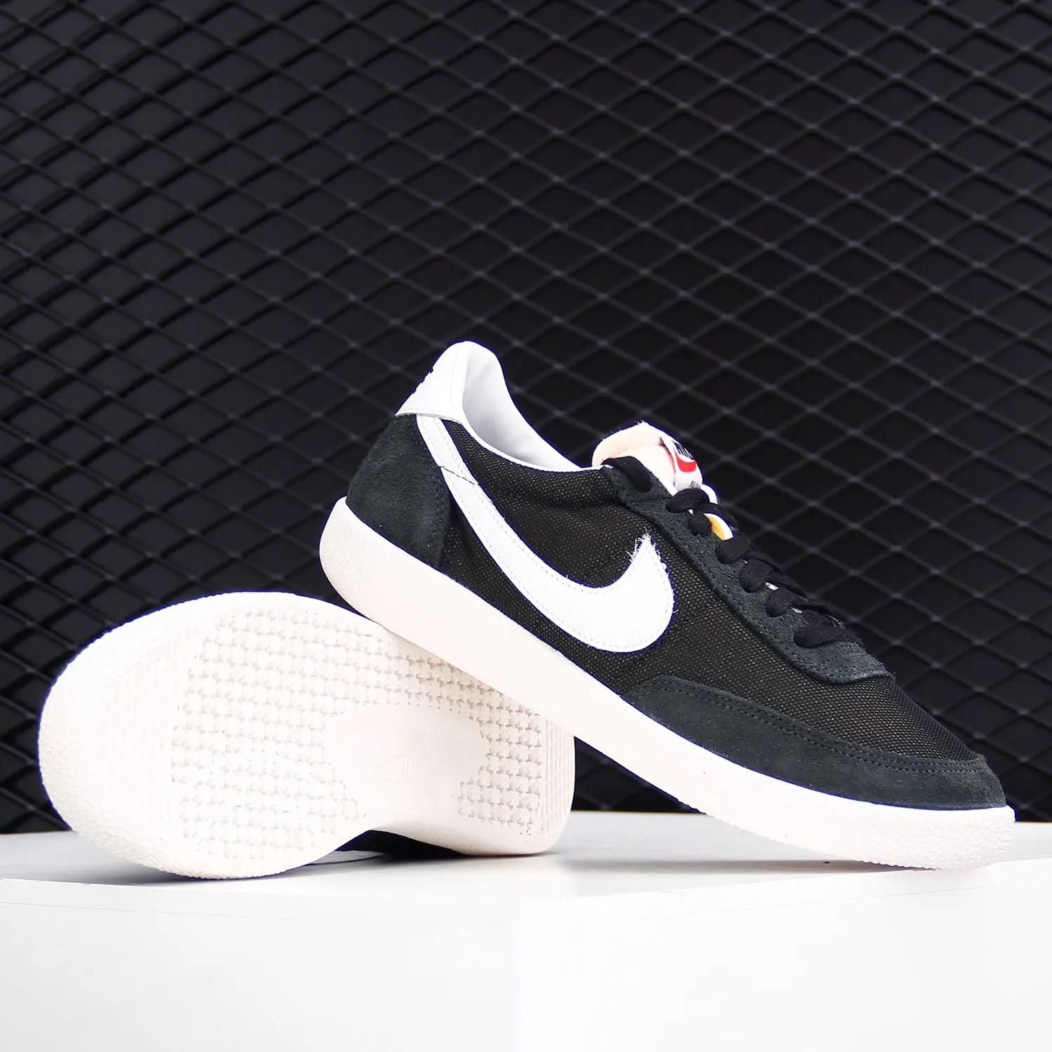 

Аутентичные легкие повседневные кроссовки Nike унисекс в стиле ретро DC1982-001