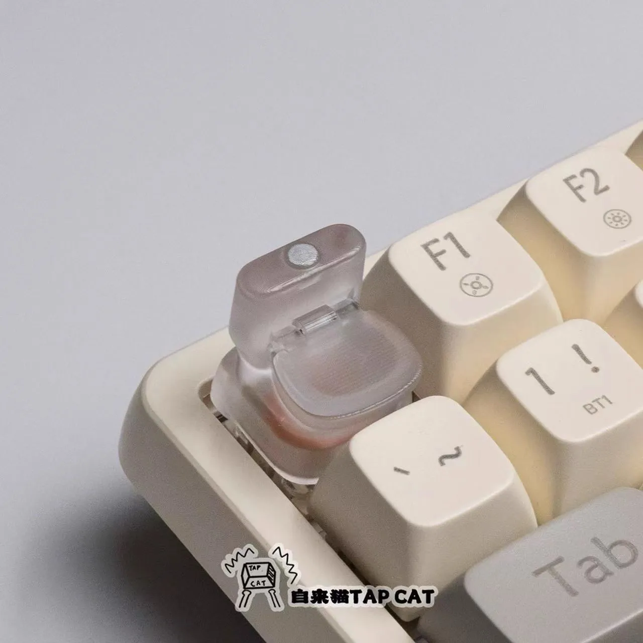 

Personalized creative toilet keycap DIY cross game mechanical keyboard with high aesthetic value, transparent keycap gift