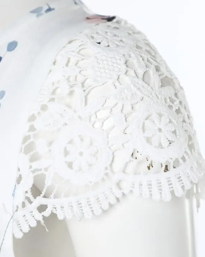 T-shirt brodé à œillets blancs pour femmes, patch en dentelle, col en V, bouton, mode Y, nouveaux vêtements Piedmont, été, 2023