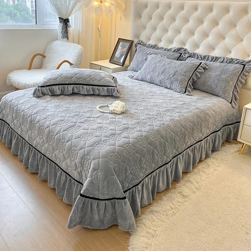 

Luxury Bedspread on the bed soft velvet bed cover ruffle Mattress topper Stitch Double bedspreads and covers home bed blankets