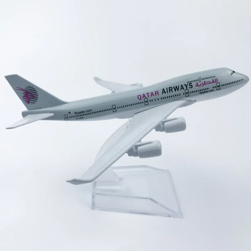 

16CM Alloy Aircraft Model Qatar 747 Aviation Static Model