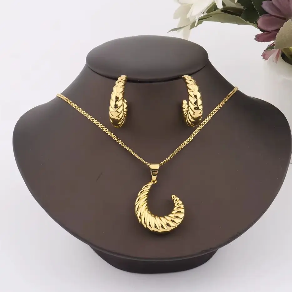 

Luxury Crescent Moon Shape Jewellery Set For Dubai Women Trend Gold Color Earrings and Necklace Gift For Wedding Party