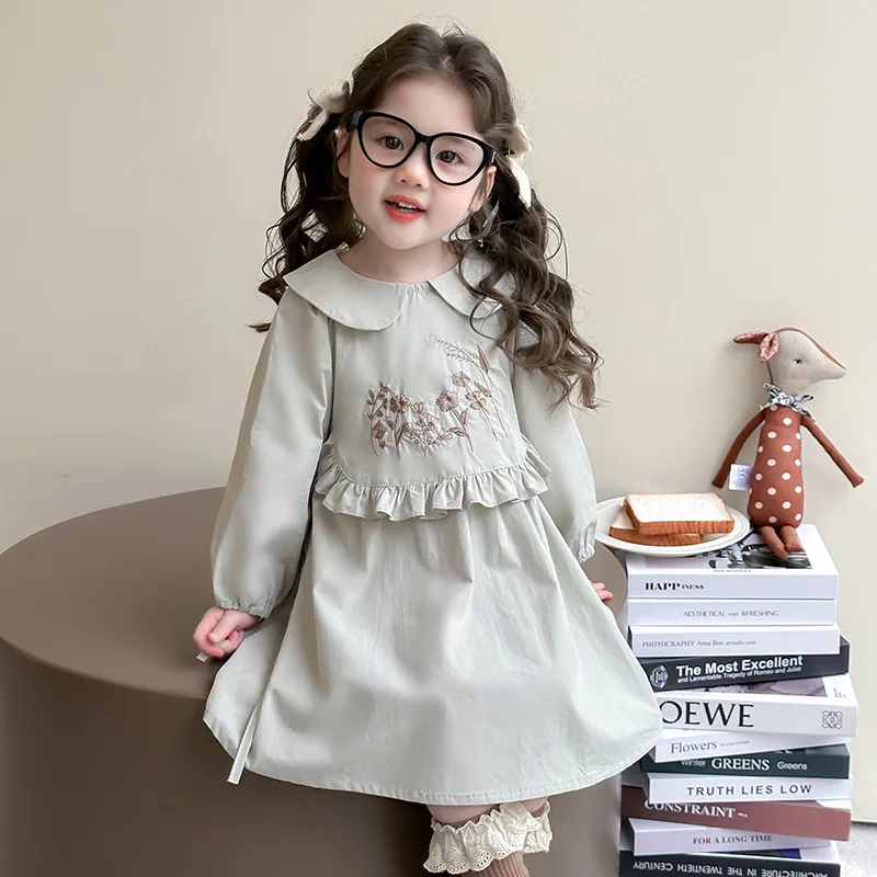 

Girls Peter Pan Collar Embroidered Vintage Dress Autumn 2025 New Arrival Stylish and Fashionable Kids Retro Fall Dress