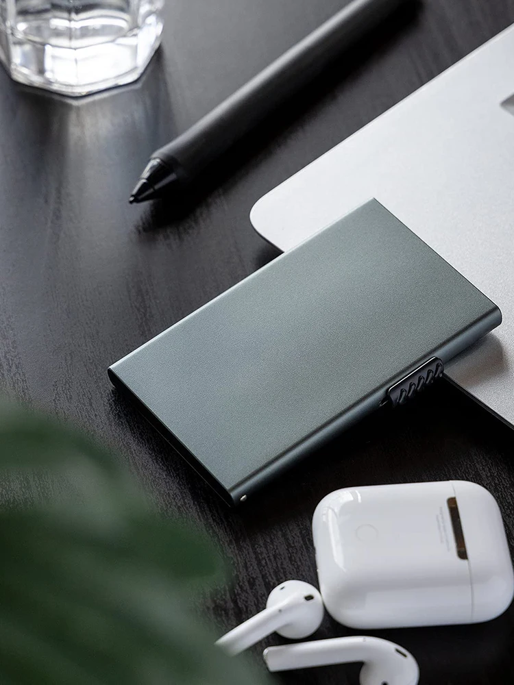 Kartenetui, minimalistisch, schlank, Metall, RFID-blockierender Kartenschutz, Pop-Up-Kreditkarten-Geldbörsen für Herren – Detail 5