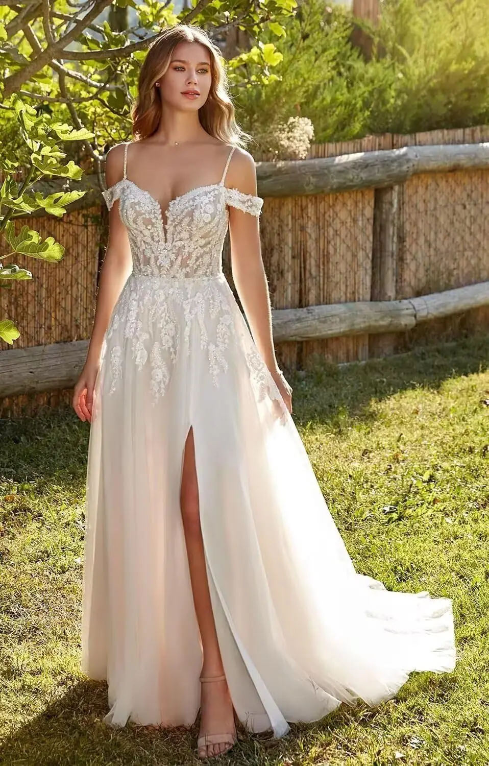 

Customized Spaghetti Straps Boho Lace Wedding Dresses for Bride Tulle Appliques Bridal Gowns for Beach Wedding with Slit