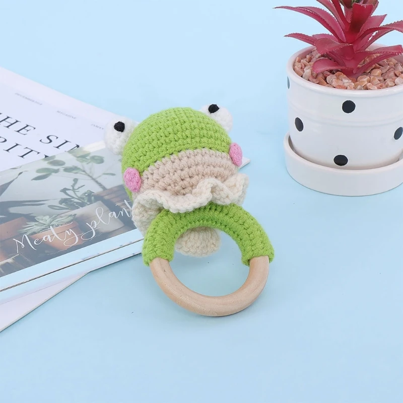 Q0KB Cartoon Crochet Animal Rattle Toy Animal Handmade Toy Kids Knit Handheld Teether