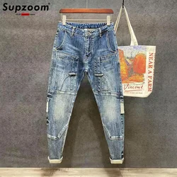 Supzoom New Arrival Hot Sale Top Fashion Autumn Zipper Fly Stonewashed Casual Patchwork Cargo Denim Pockets Cotton Jeans Men