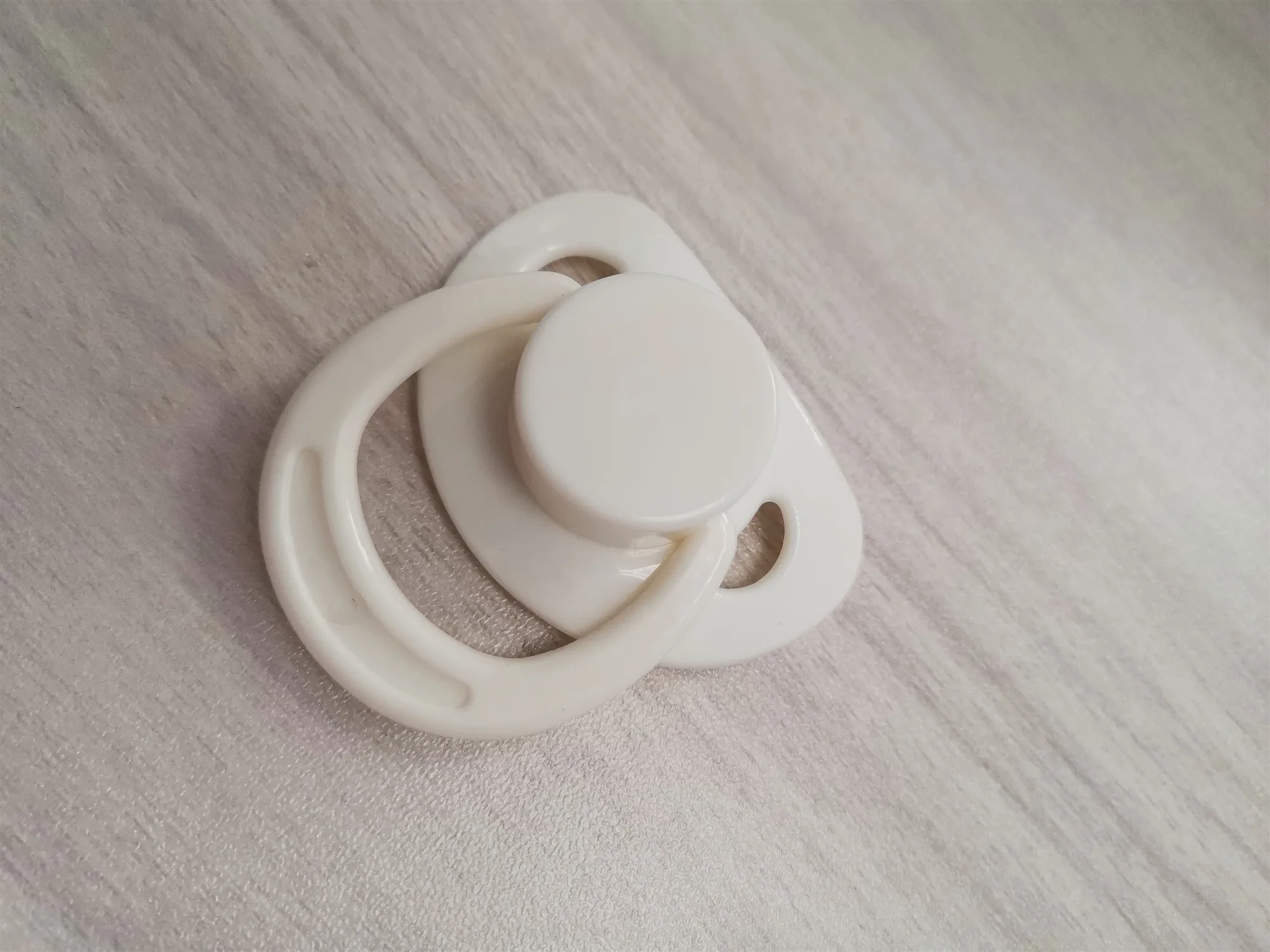 مصاصة المغناطيس لدمية تولد من جديد من السيليكون ملحقات الحلمة مصاصة المغناطيس إزالة المخزون دمية طفل الأطفال هدية