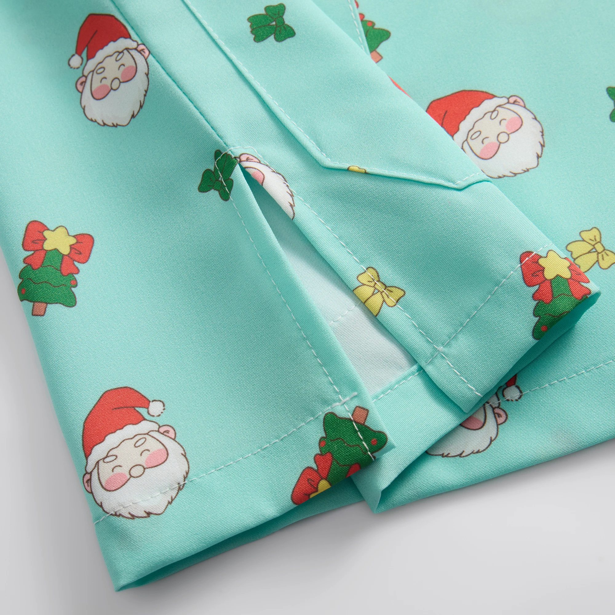 【Christmas】Women Scrub Top Light Green Santa Claus T-shirt Medical Surgical Cartoon Uniform for Nurses Clinical Pet Hospital