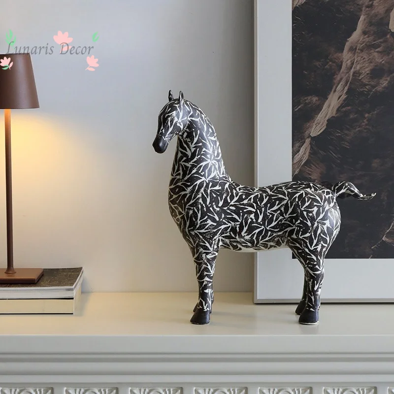 Light luxury ornament lucky office decoration horse decoration home high-end housewarming creative gift