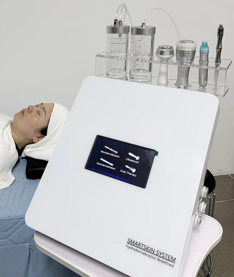 Macchina per la rimozione dei punti neri e dell'idrodermoabrasione sottovuoto 4 in 1, peeling diamantato, ultrasuoni, martello freddo e detergente per il viso Aqua Peel