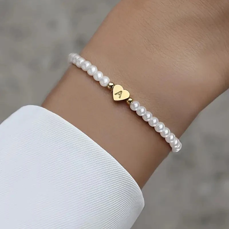 Clássico pulseira inicial de 26 letras para mulheres, moda feminina, elegante pulseira de pérolas retrô, joias delicadas, presentes elegantes