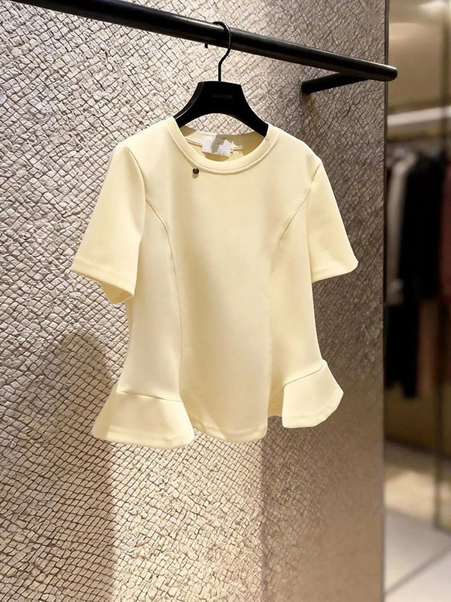 

Chic Casual Loose Women's T-irt Overhead Sweet Sle Spring Faionable Versatile Base Layer irt Korean Sle Commute Wind