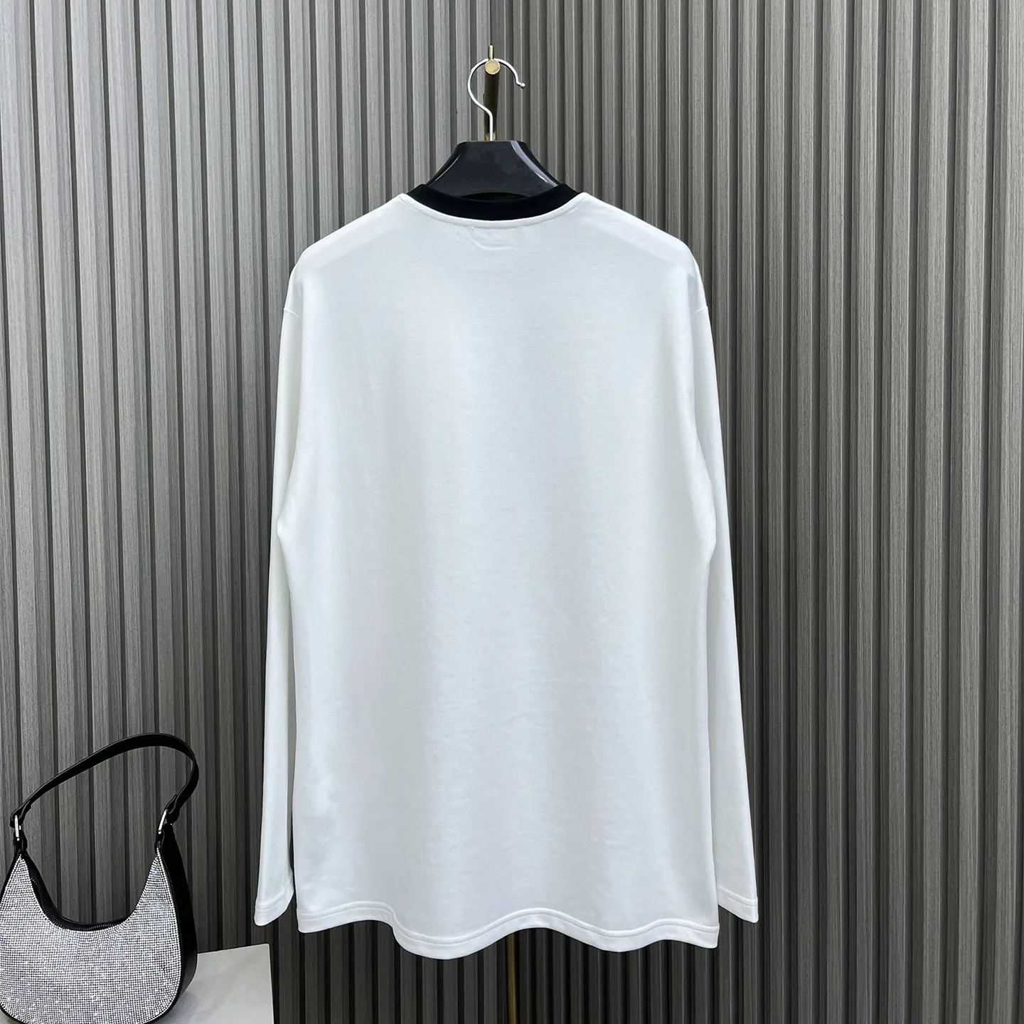 

Autumn/Winter New Pocket Letter Logo Versatile Long T-shirt Neckline Metal Chain Embellishment Fashion Layered Wear Pairing