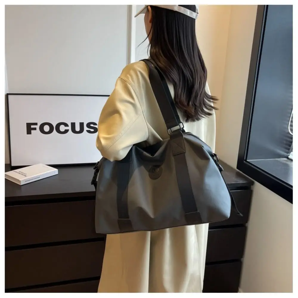 Fashionable Large-capacity Sports Fitness Bag Waterproof Luggage Bag Travel Handbag Lightweight Duffel Bag Gym Bag Business