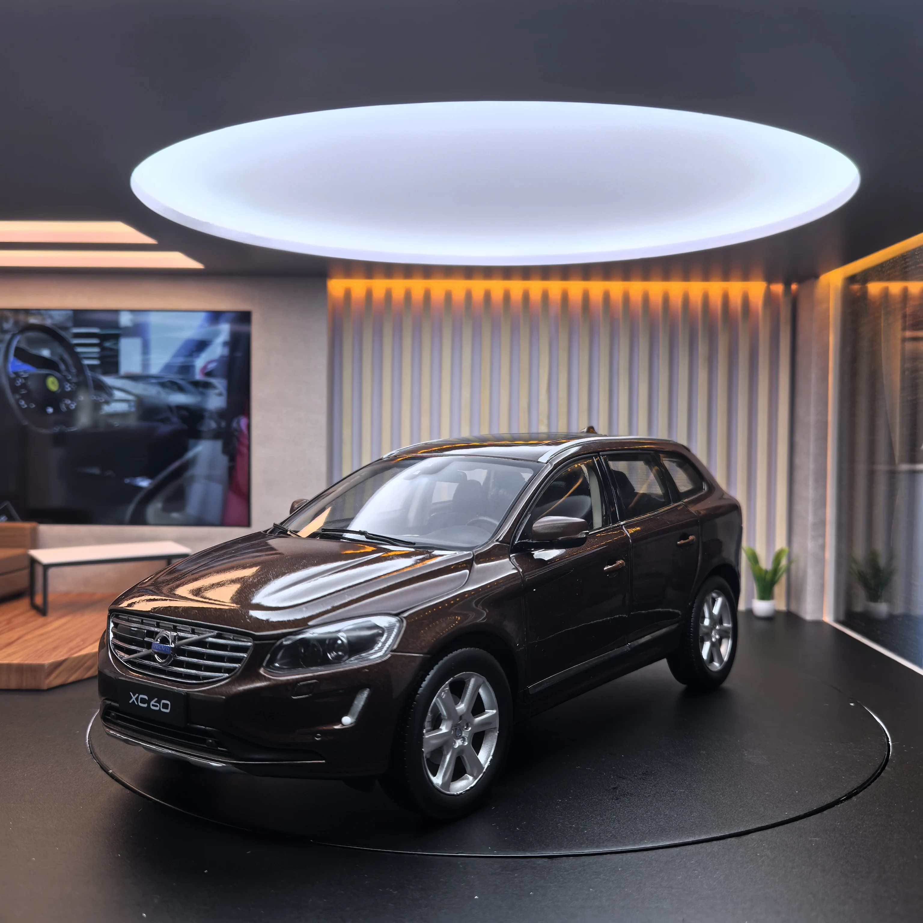 

1:18 XC60 SUV High Simulation Alloy Model Car Static Metal Model Vehicles for Children Gifts