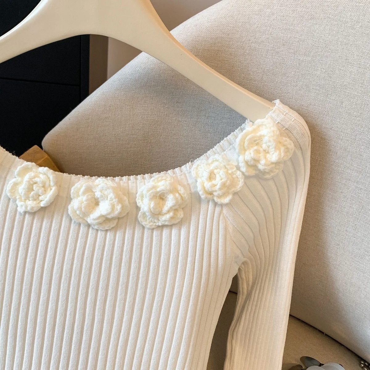 한국 패션 여성 풀오버 스웨터 2025 가을 겨울 섹시한 꽃무늬 니트 셔츠 슬림 긴팔 캐주얼 여성 상의