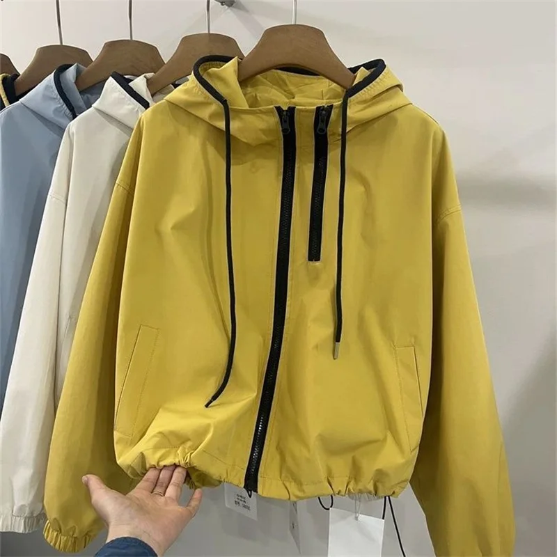 

Новинка в пальто и куртках Женская куртка Свободный кардиган Куртка с капюшоном Женская высококачественная модная свободная возрастная куртка весной