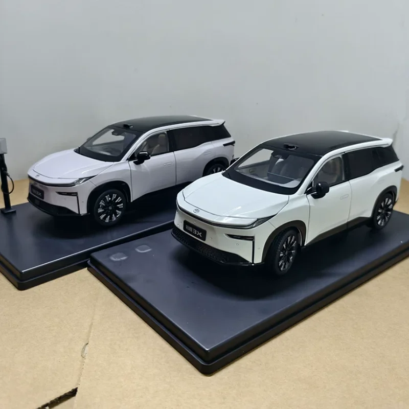 Diecast 1:18 BZ3X New Energy Alloy Car Model Static Display Desktop Creative Souvenir Toy Adult Gift Collectibles