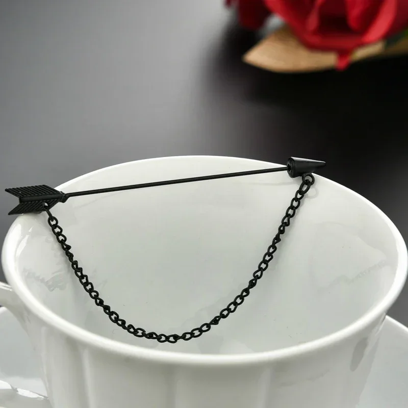 

Fashion Arrow Brooches Metal Tassel Chain Men Male Lapel Pin Accessories Gift Wedding for Women Decoration