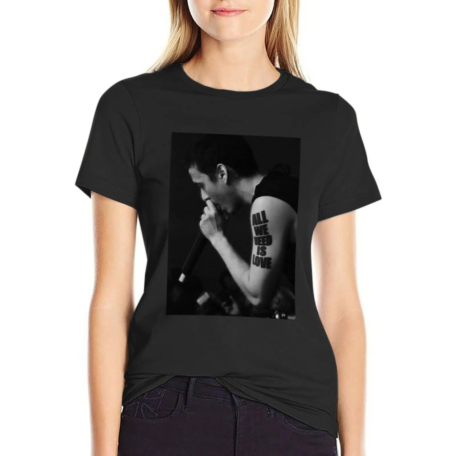 Camiseta Canserbero Merch Feminina, Camiseta, Secagem Rápida, Animal Print, Tudo o que Precisamos é Amor