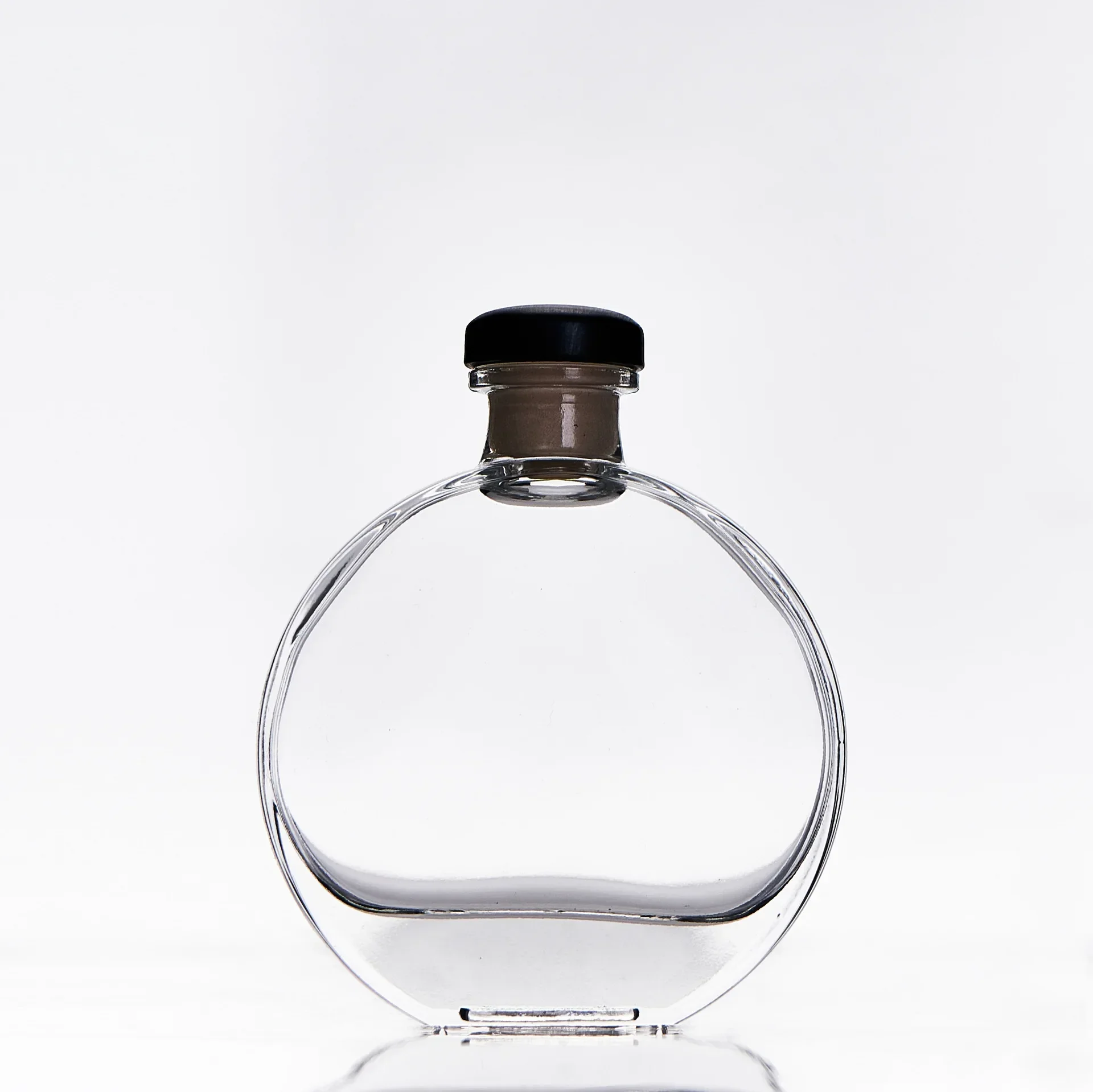 Round Shaped Whiskey Decanter for Liquor, Scotch Bourbon, Easy Carry, Lead-Free Glass, Outdoor, 50ml