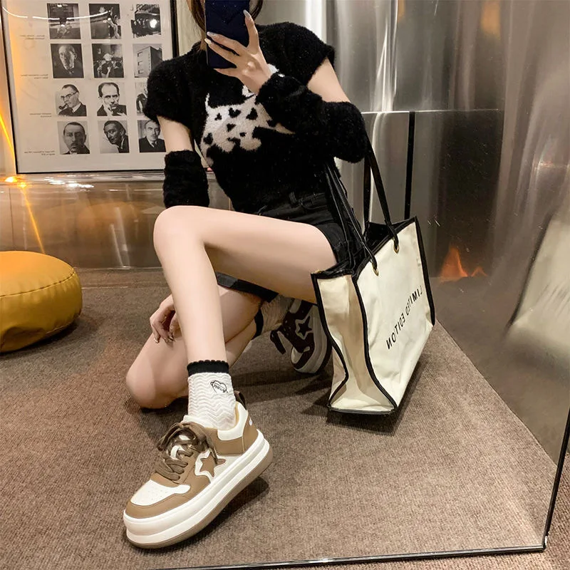 Streetwear damskie platformy buty sportowe trampki damskie Kawaii Vintage Casual koreańskie modne tenisowe damskie mieszkania buty wulkanizowane