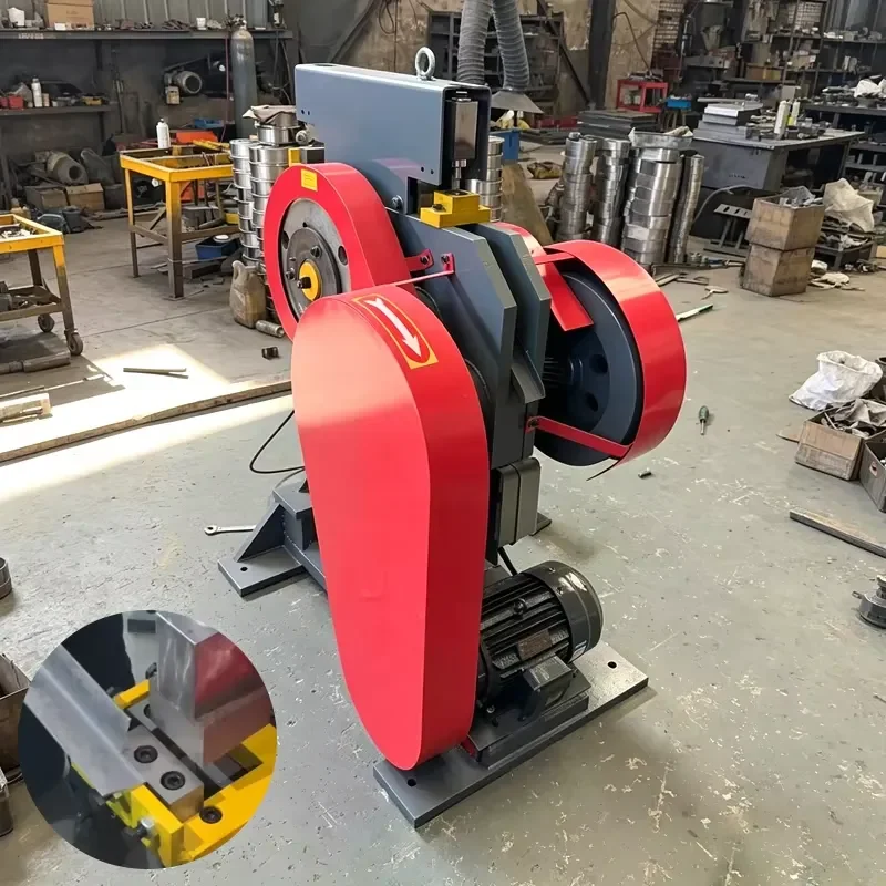 CE Certification High Accuracy 380V Iron Worker Punching Shearing Machine Durable 900KN Combined Punching Shearing Machine