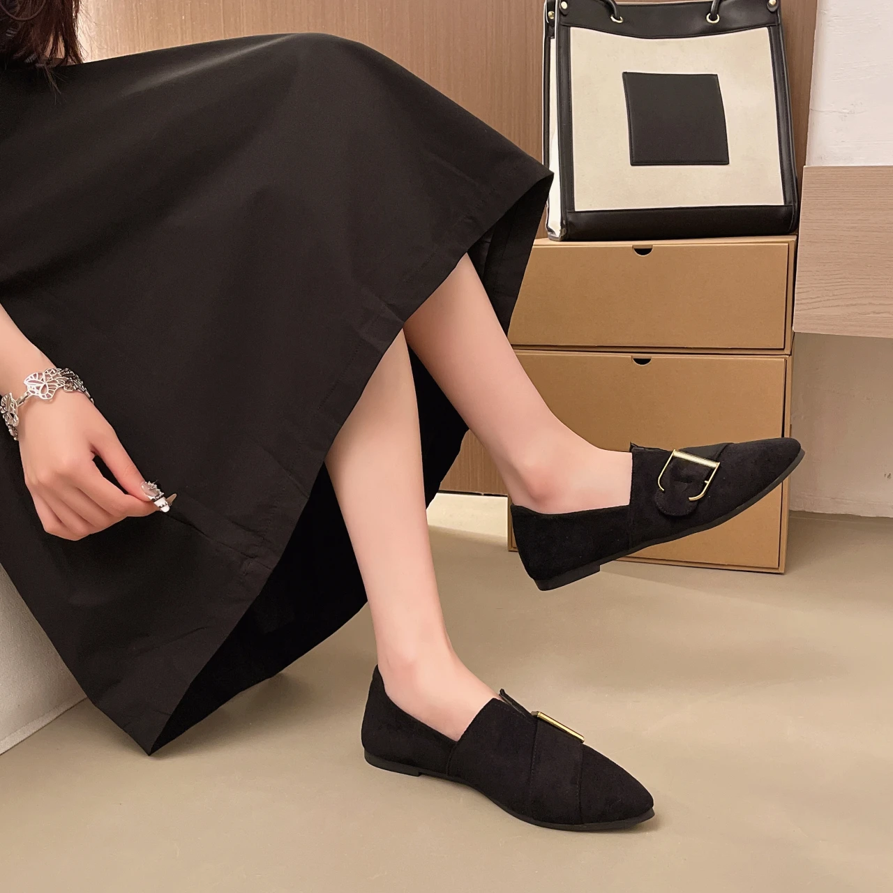 Pointed Toe Flats Women 2026 Spring New Versatile Black Loafers Soft Leather Large Size 41 To 43 Moccasins