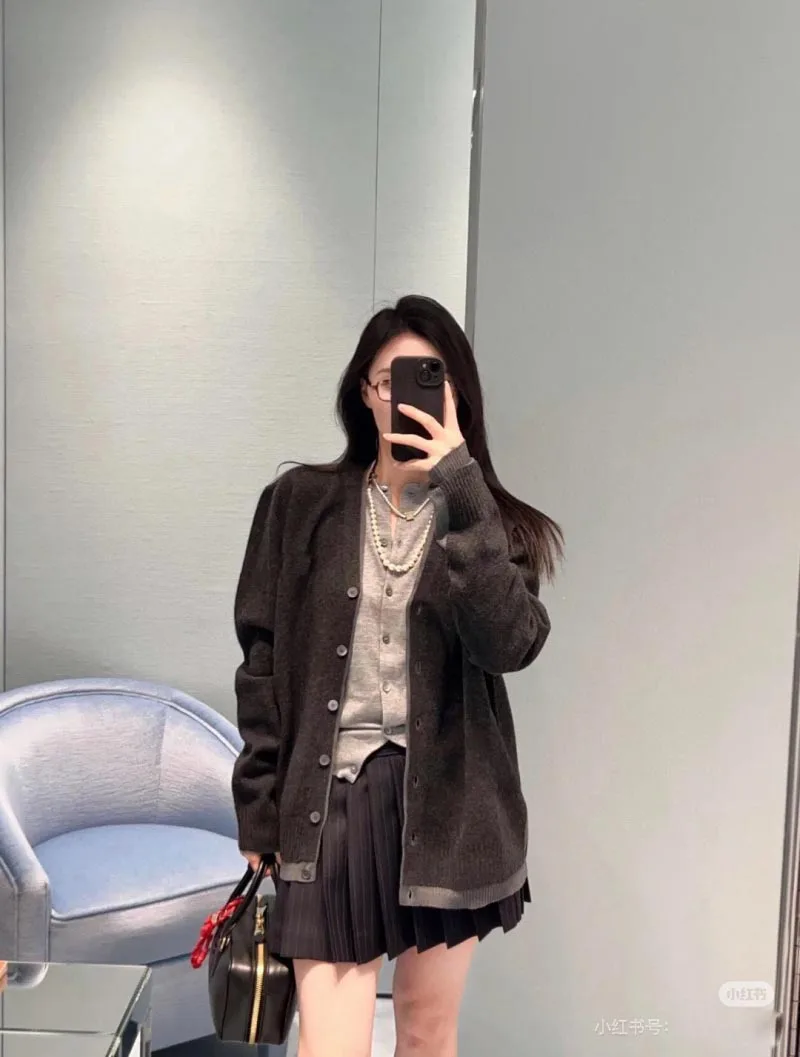 2024 Autumn/Winter New Knitted Cardigan V-neck Single Breasted Loose Comfortable Soft Women's Clothing