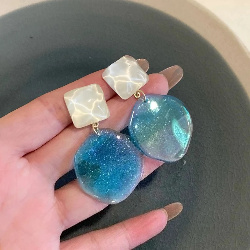 Blue Irregular Dangle Earrings Summer Ripple Transparent Earrings for Women Fashion Temperament Acrylic Jewelry Accessories
