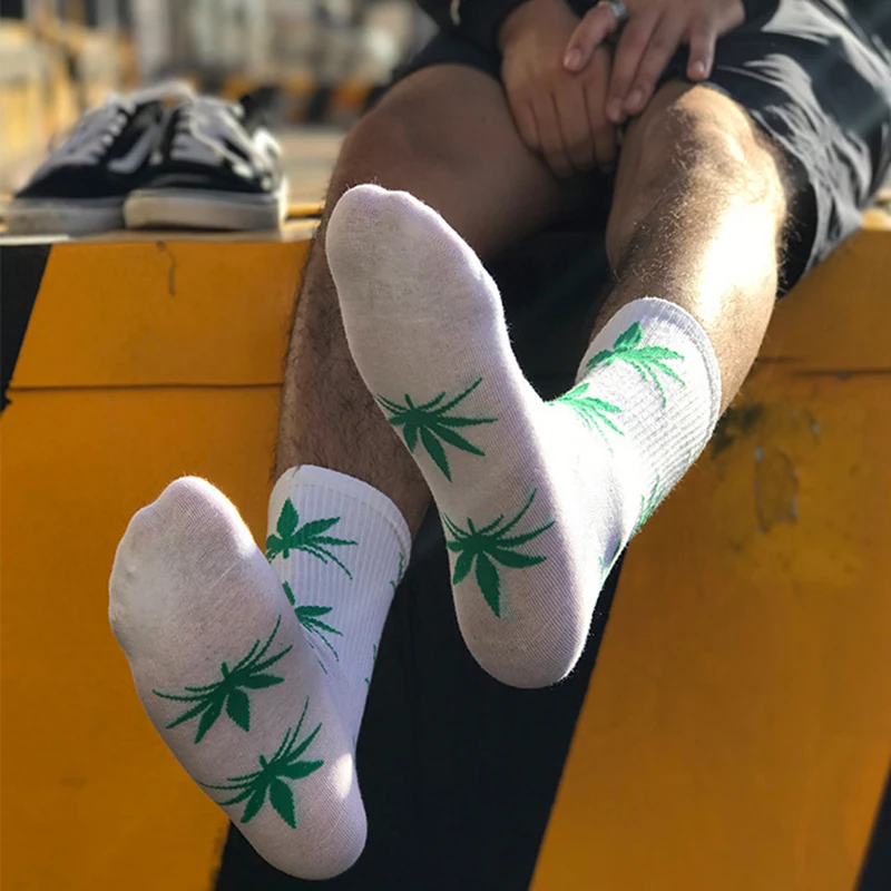 Man Fashion Comfortable High Quality Cotton Socks Leaf Maple Leaves Casual Long Paragraph Hemp Weed