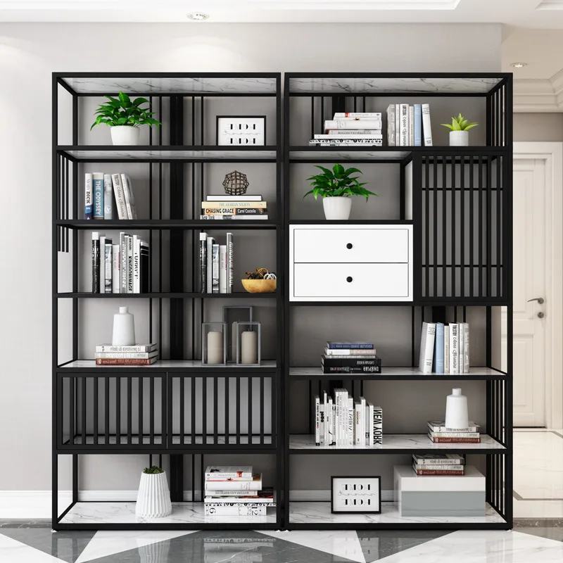 Ufficio minimalista nordico con ripiano divisorio per libreria a cassetti