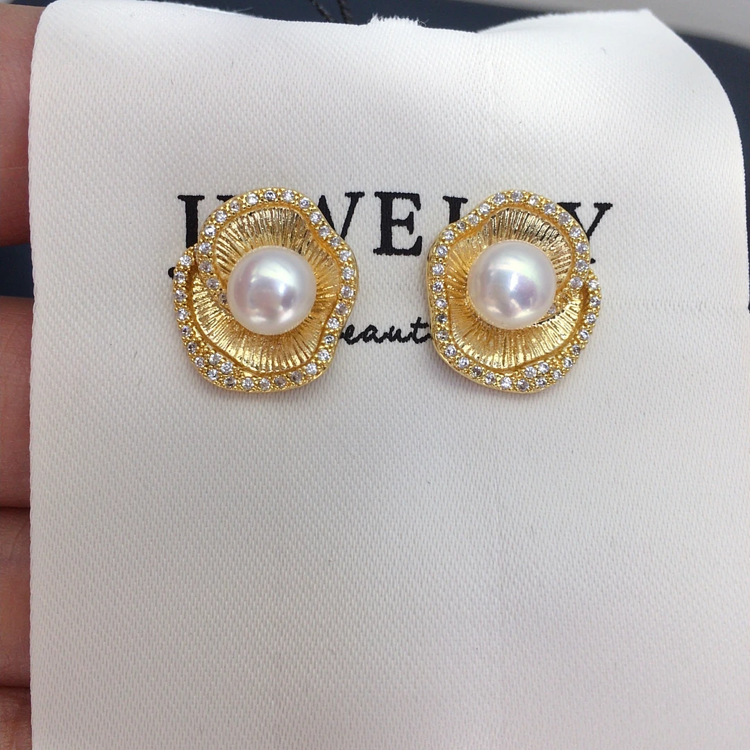 

ZHBORUINI Серьги с натуральным пресноводным жемчугом и цветами, инкрустированные цирконом, минималистичный стиль, персонализированные для повседневного ношения