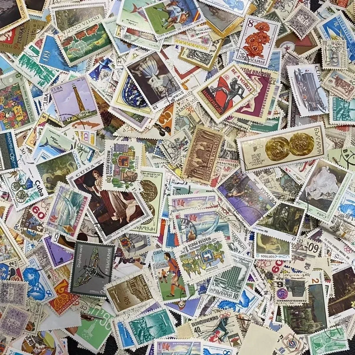 Germany Postage Stamps 100 Pieces / Lot  All Different  with Post Mark Random Commen