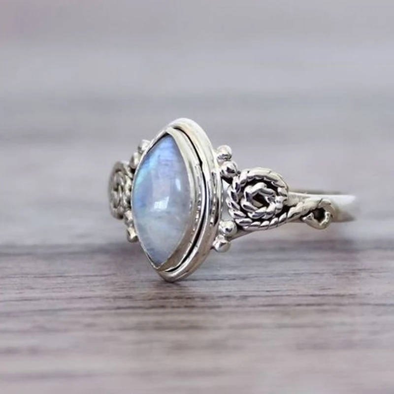 Fashionable and Exquisite Ancient Silver Color Inlaid Moonstone Ring Festive Banquet Anniversary Creative Female Jewelry