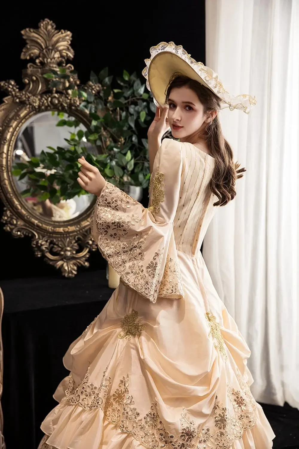 18th Century Rococo Green Royal  Court  Retro Baroque Clothing Renaissance Marie Antoinette Costume Prom Renaissance Gown Queen