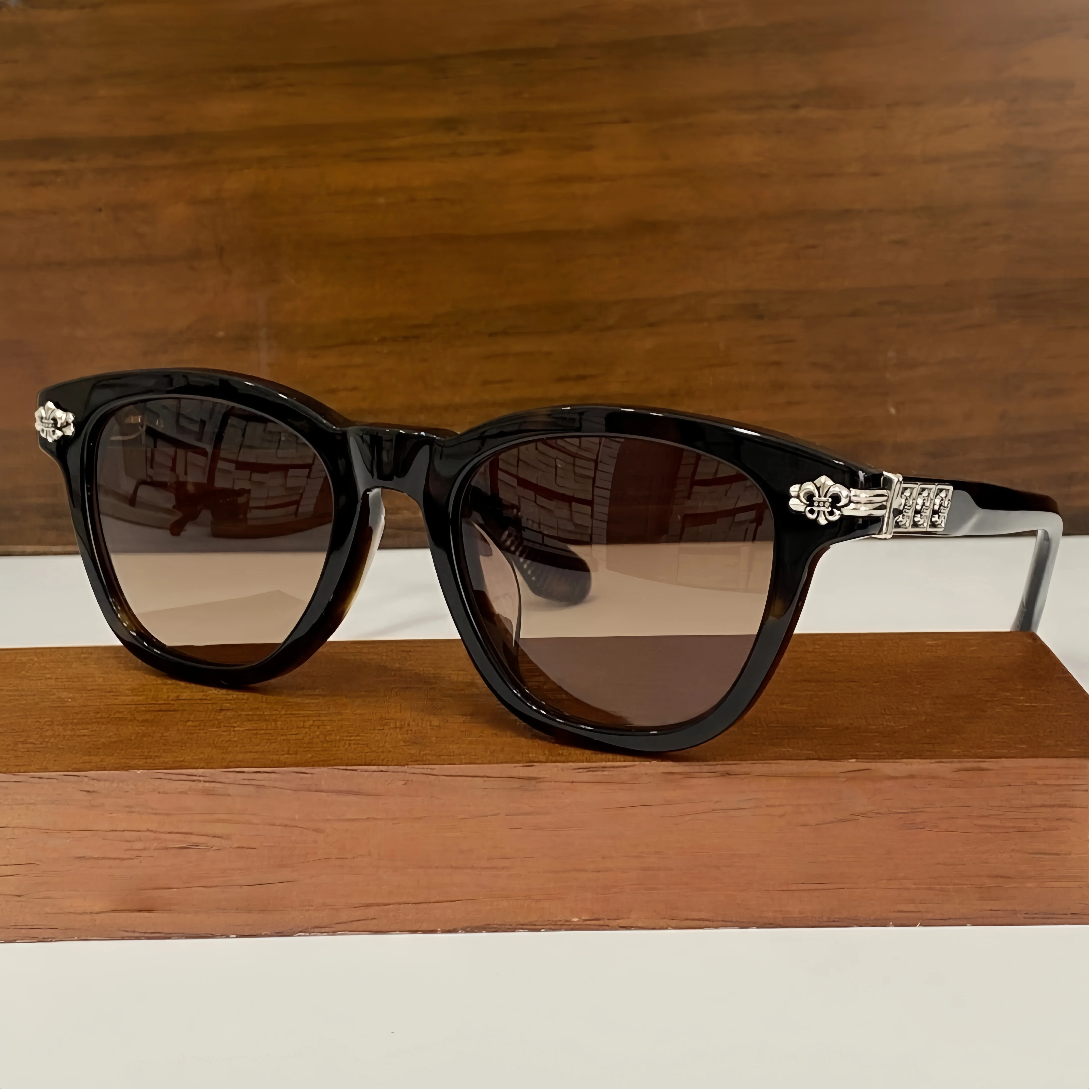 

2025 New Women's Party Fashion Sunglasses Outdoor Driving UV400 Large Frame Men's Classic Beach Acetate Fiber Sunglasses