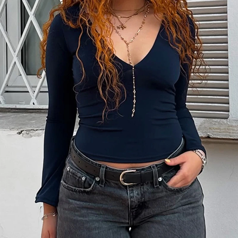 تي شيرت نسائي كلاسيكي بأكمام طويلة ورقبة على شكل V سادة بقصة ضيقة ملابس خريفية للسيدات ملابس الشارع الشهير للحفلات اليومية البديلة #2