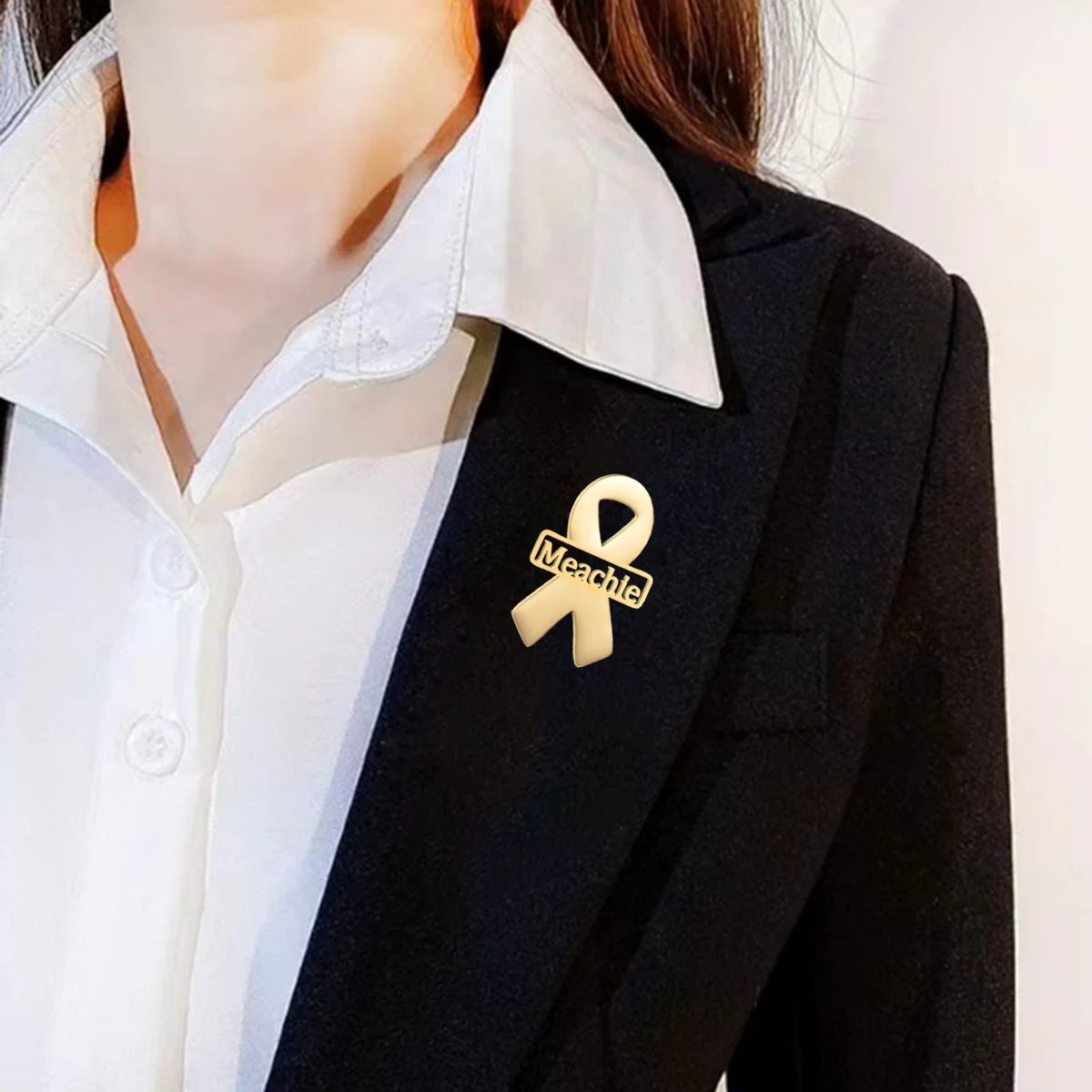 Customized Name Ribbon Brooches For Women Elegant Stainless Steel Personalized Letter Bow Ribbon Brooch Caring for Women Jewelry