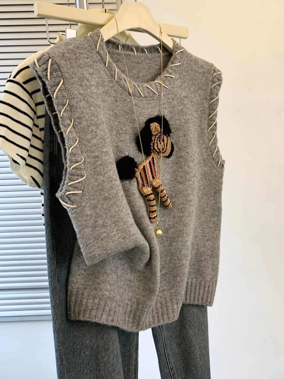 

Вязаный жилет Sweet Sle с вышивкой собаки, женская внутренняя одежда, осенне-зимний многослойный топ с высокой талией и животным принтом